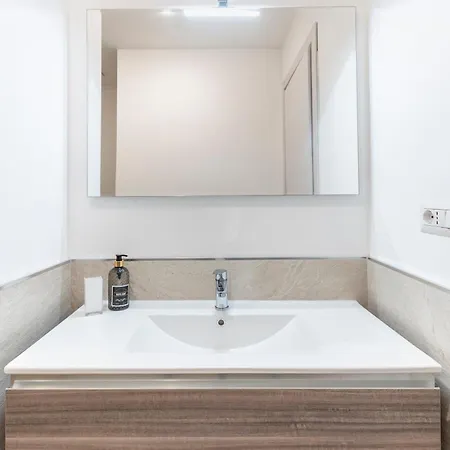 Parco Degli Acquedotti 2bedroom Apartment *