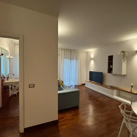 Papa's - A New Flat In Portuense Apartment