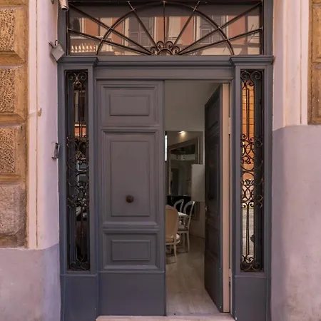 Apartment Elegant Flat In The Historic Near Colosseum!