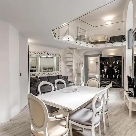 Elegant Flat In The Historic Near Colosseum! Rome
