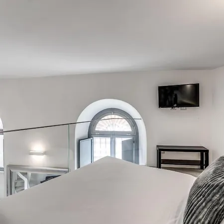 Elegant Flat In The Historic Near Colosseum! * Rome