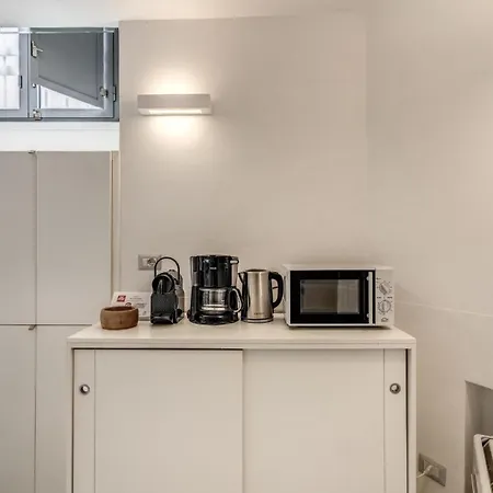 Elegant Flat In The Historic Near Colosseum! Apartment *