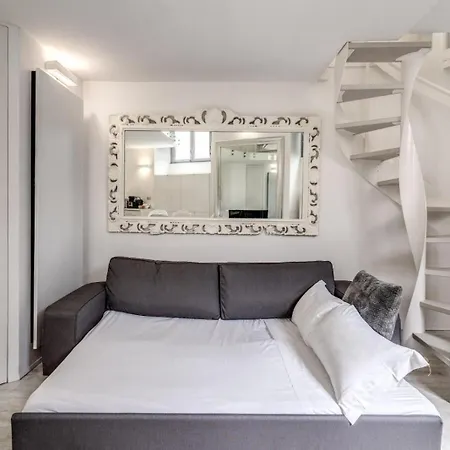 Elegant Flat In The Historic Near Colosseum! Apartment *