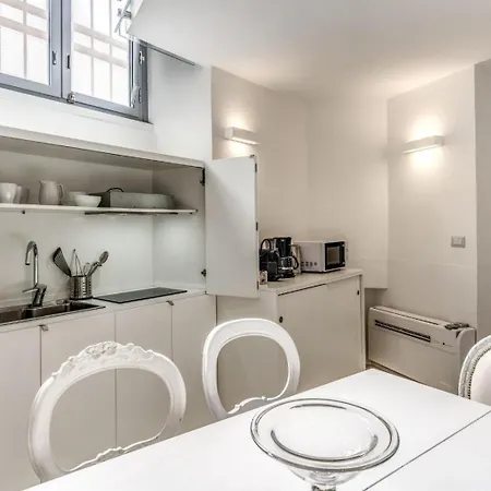 Apartment Elegant Flat In The Historic Near Colosseum! Rome