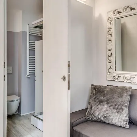 Elegant Flat In The Historic Near Colosseum! *
