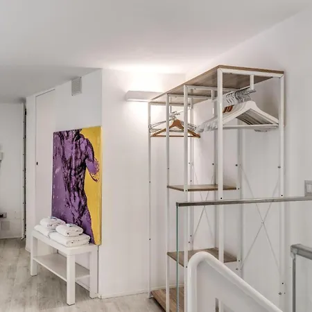 Elegant Flat In The Historic Near Colosseum! Apartment Rome