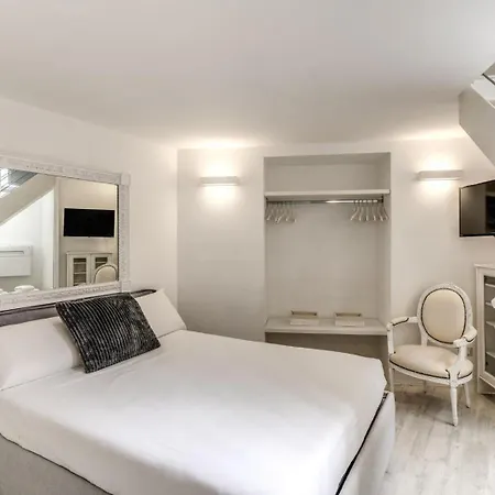 Elegant Flat In The Historic Near Colosseum! * Rome