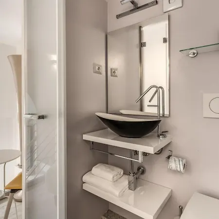 Apartment Elegant Flat In The Historic Near Colosseum! *