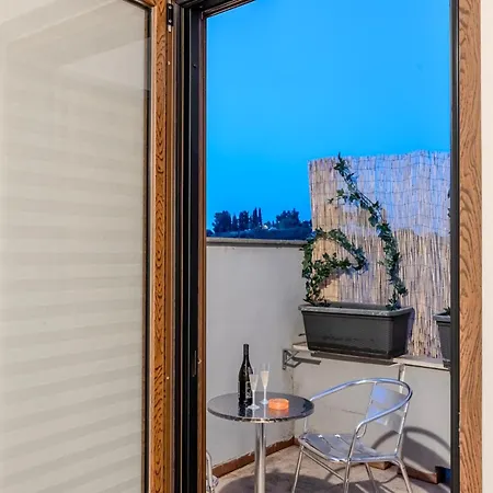 Vatican, 2 Bedrooms With Terraces And Garage