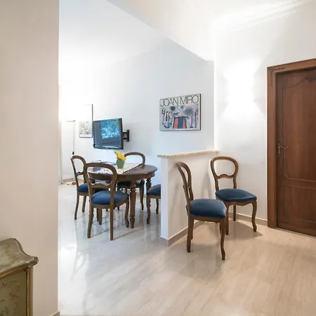 Gregory Bright St Peter's Apartment