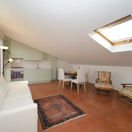Apartment Juan's Trevi Buddyrent
