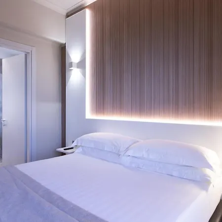 The Smooth Hotel