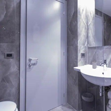 The Smooth 4* Roma