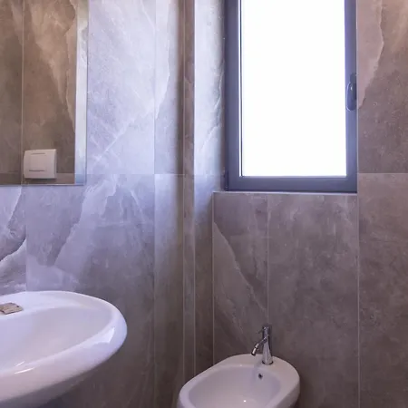 The Smooth Hotel