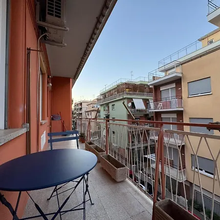 Apartment Little Diamond In Gianicolense Rome