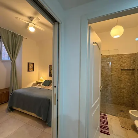Warm Hideaway In Vibrant Tuscolano