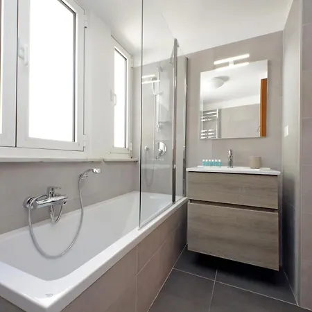 Luxury In The Ghetto's Heart Apartment
