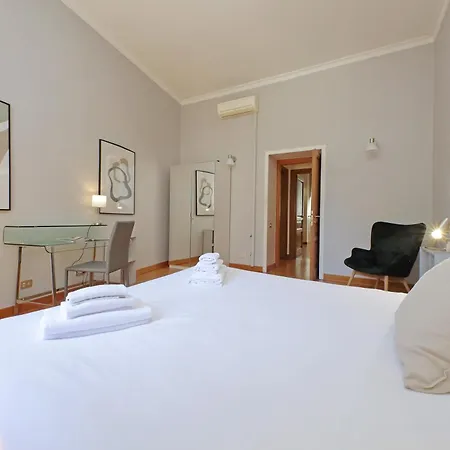 Apartment Luxury In The Ghetto's Heart