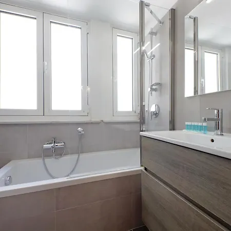 Apartment Luxury In The Ghetto's Heart