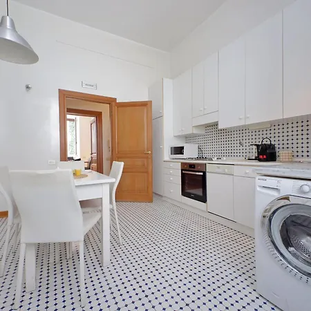 Luxury In The Ghetto's Heart Apartment *