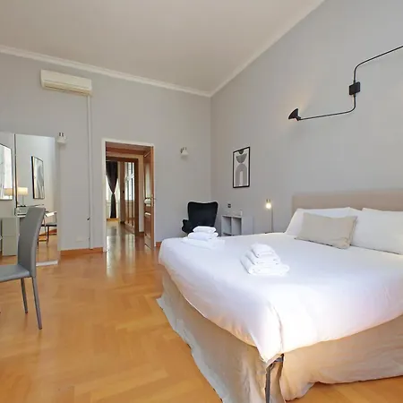 Luxury In The Ghetto's Heart * Rome