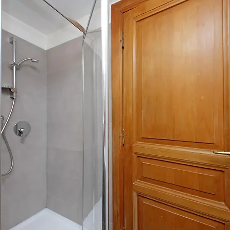 Luxury In The Ghetto's Heart Apartment