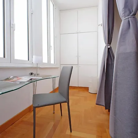 Luxury In The Ghetto's Heart Apartment
