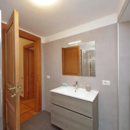 Apartment Luxury In The Ghetto's Heart *