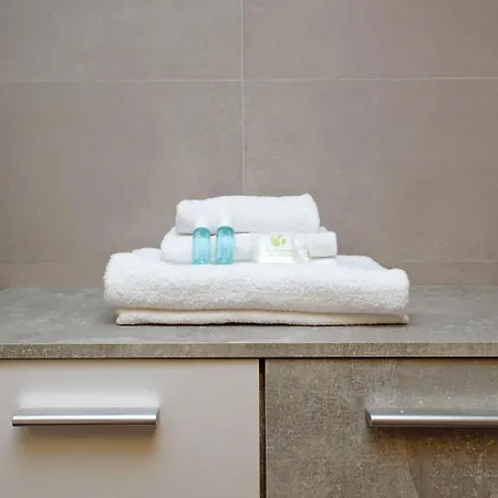 Luxury In The Ghetto's Heart Apartment