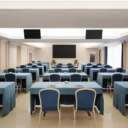 Courtyard By Marriott Park Hotel 4*