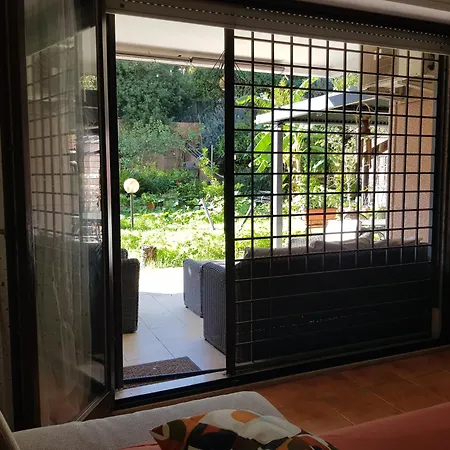 Apartment Eur Charme Apt&garden *