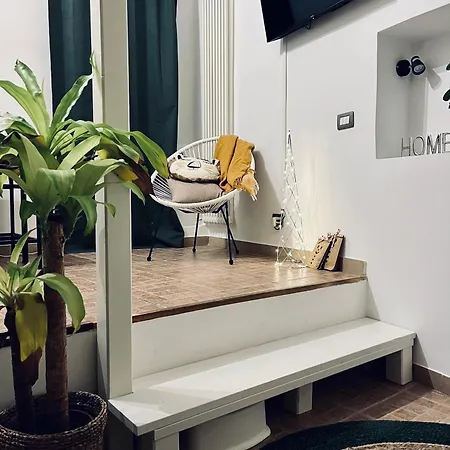 Leonardo Apartment *