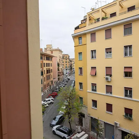 Domus Collazia - San Giovanni Apartment *