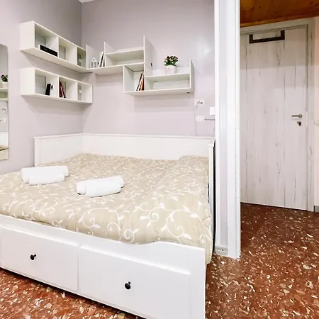 Moderno E Luminoso Monolocale Con Terrazza Privata Homestay Rome