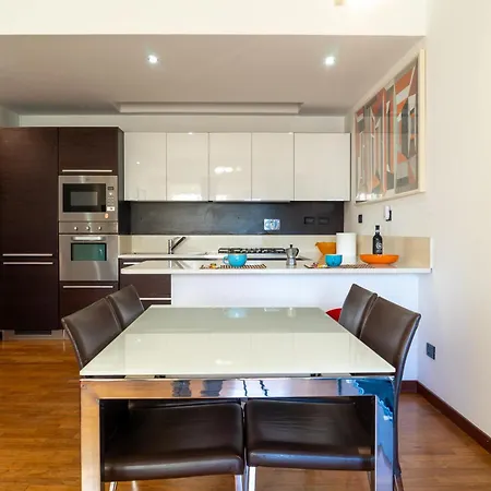Comfortable, Wide And Cozy Rome