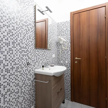 Alpino 76 Guest house Rome