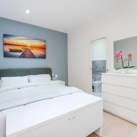 Apartment Silver Dream Cornelia, Elegant With Car Park Rome