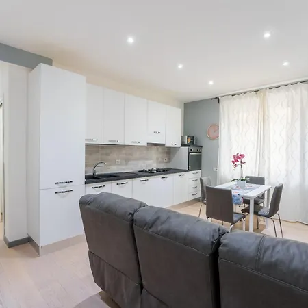 Silver Dream Cornelia, Elegant With Car Park Apartment Rome