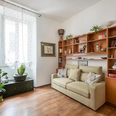 Bright Loft Center Apartment