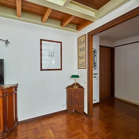 Crimson Apartment Rome