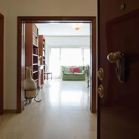 Apartment Casa Nella, With 2 Bedrooms, Rome