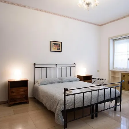 Apartment Casa Nella, With 2 Bedrooms, Rome