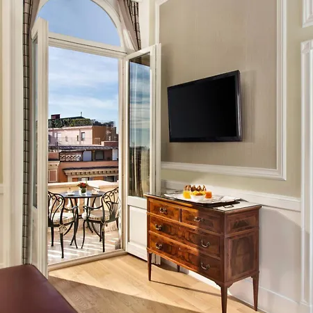 מלון Marriott Grand Flora 4*