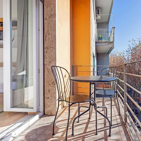 Luciano Colosseo Apartment