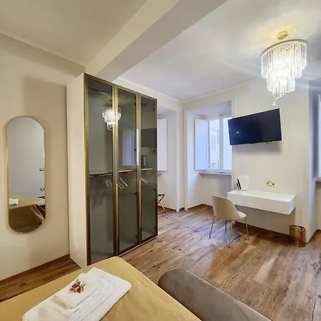 Golden Palace Luxury Guest house