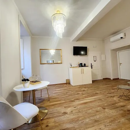 Golden Palace Luxury Guest house Rome