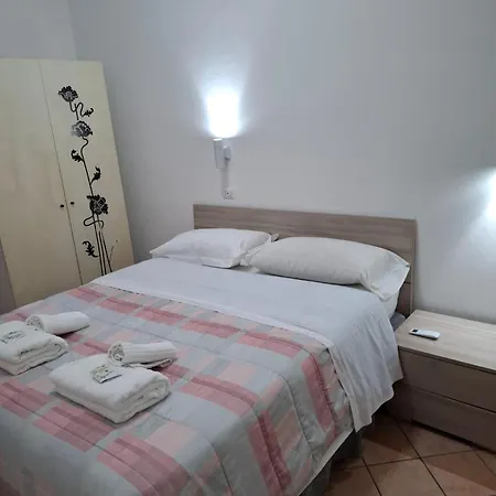 Apartment Napoleone 38 *