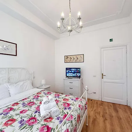 Piramide 2 Bedrooms & 2 Bathrooms * Roma
