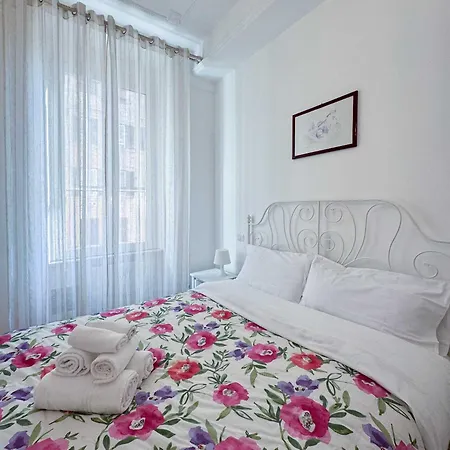 Piramide 2 Bedrooms & 2 Bathrooms *
