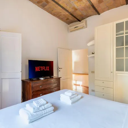 Maison Colosseo Рим